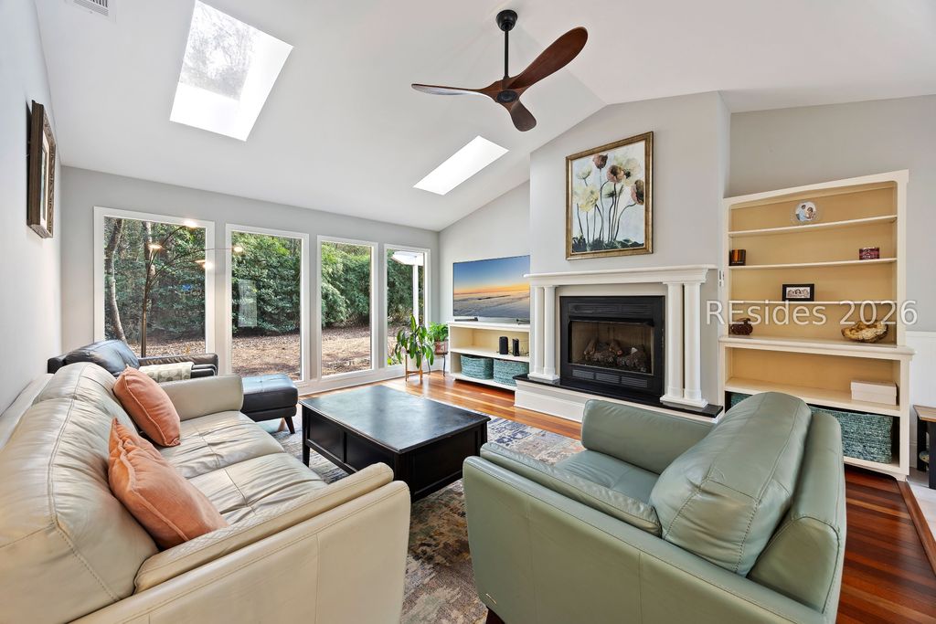 8 Sundew Ct, Hilton Head Island, SC 29926