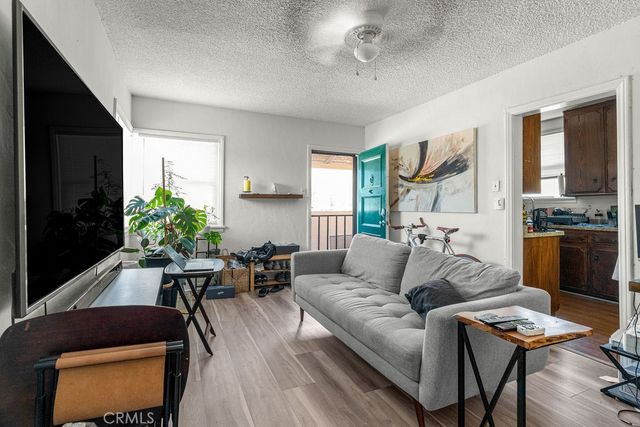 2200 W Burbank Boulevard, Burbank, CA 91506