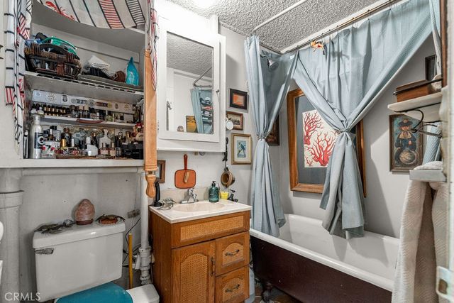 2200 W Burbank Boulevard, Burbank, CA 91506