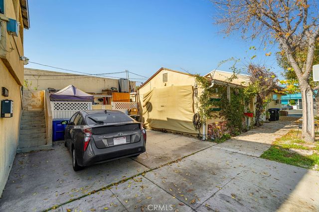 2200 W Burbank Boulevard, Burbank, CA 91506