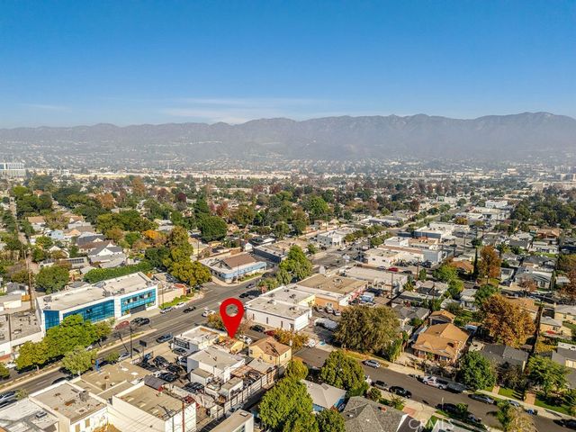 2200 W Burbank Boulevard, Burbank, CA 91506