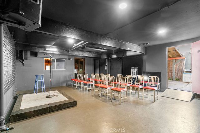 2200 W Burbank Boulevard, Burbank, CA 91506