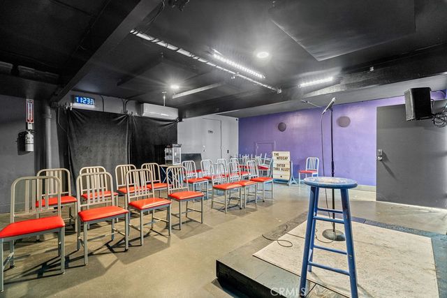 2200 W Burbank Boulevard, Burbank, CA 91506