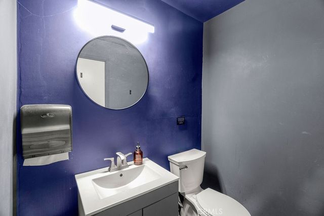 2200 W Burbank Boulevard, Burbank, CA 91506