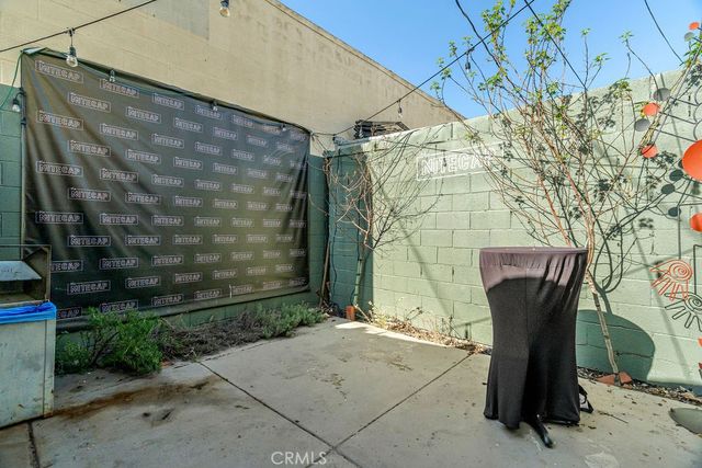 2200 W Burbank Boulevard, Burbank, CA 91506