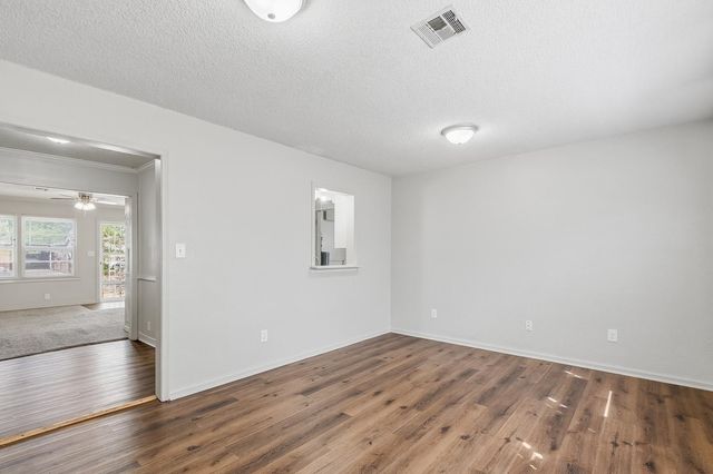 1826 N Piatt Ave, Wichita, KS 67214