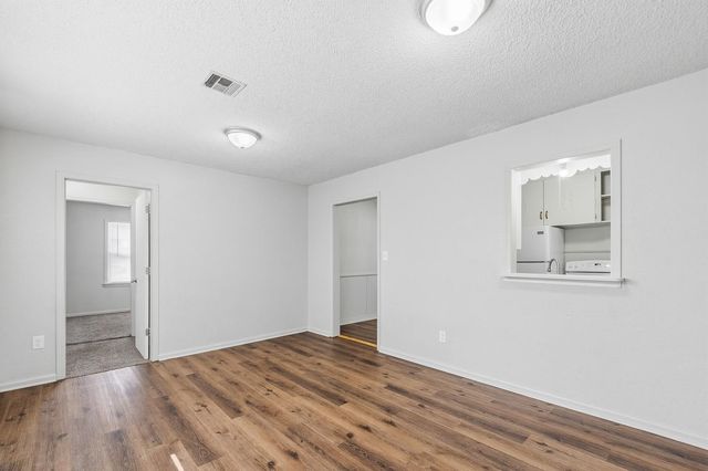 1826 N Piatt Ave, Wichita, KS 67214