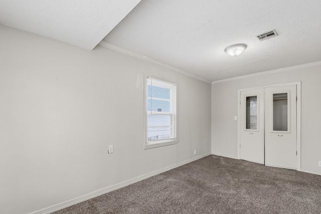 1826 N Piatt Ave, Wichita, KS 67214