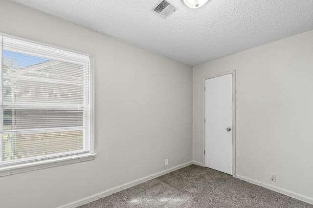 1826 N Piatt Ave, Wichita, KS 67214