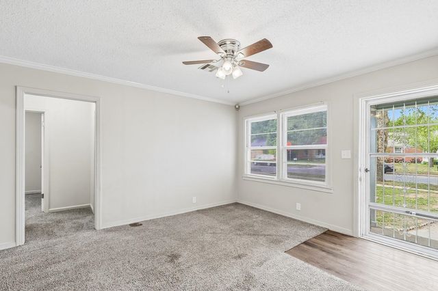 1826 N Piatt Ave, Wichita, KS 67214