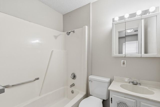 1826 N Piatt Ave, Wichita, KS 67214