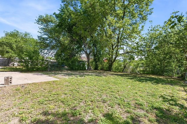 1826 N Piatt Ave, Wichita, KS 67214