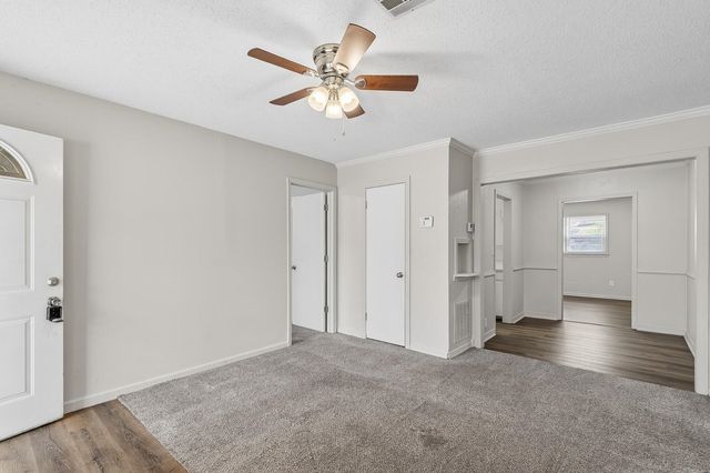 1826 N Piatt Ave, Wichita, KS 67214