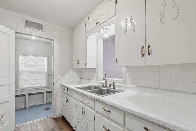 1826 N Piatt Ave, Wichita, KS 67214