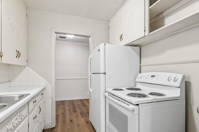 1826 N Piatt Ave, Wichita, KS 67214