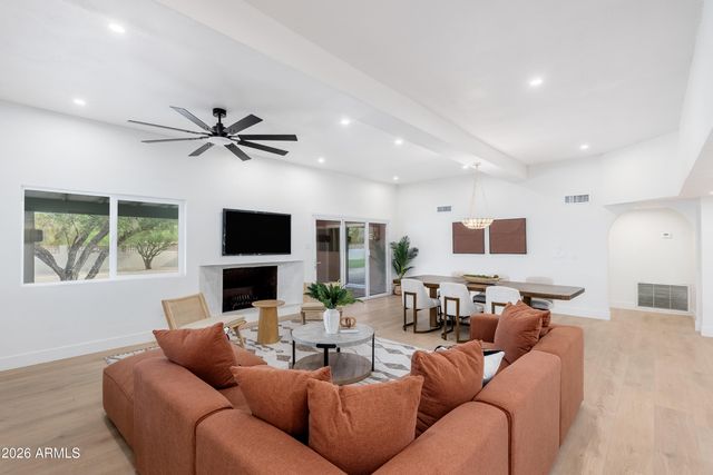 18017 N EVERSON Drive, Glendale, AZ 85308