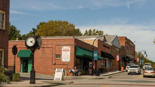 144 N White Street 200, Wake Forest, NC 27587