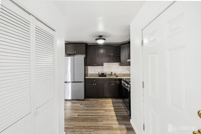 128 Cricket Lane, Woodbridge Proper, NJ 07095