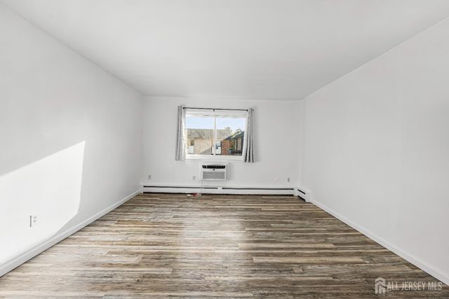 128 Cricket Lane, Woodbridge Proper, NJ 07095