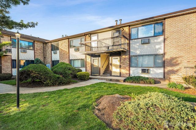 128 Cricket Lane, Woodbridge Proper, NJ 07095