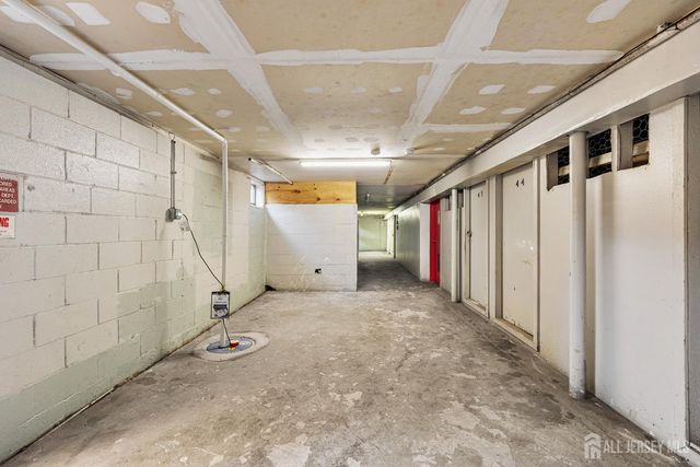 128 Cricket Lane, Woodbridge Proper, NJ 07095