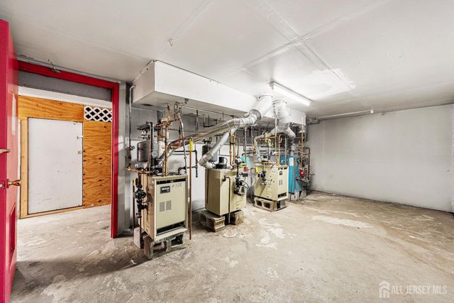 128 Cricket Lane, Woodbridge Proper, NJ 07095