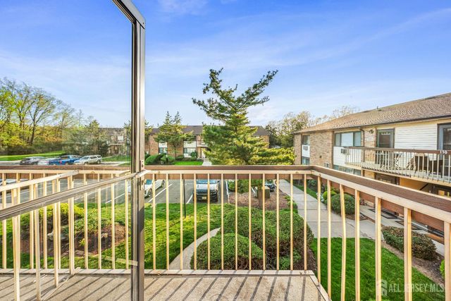 128 Cricket Lane, Woodbridge Proper, NJ 07095