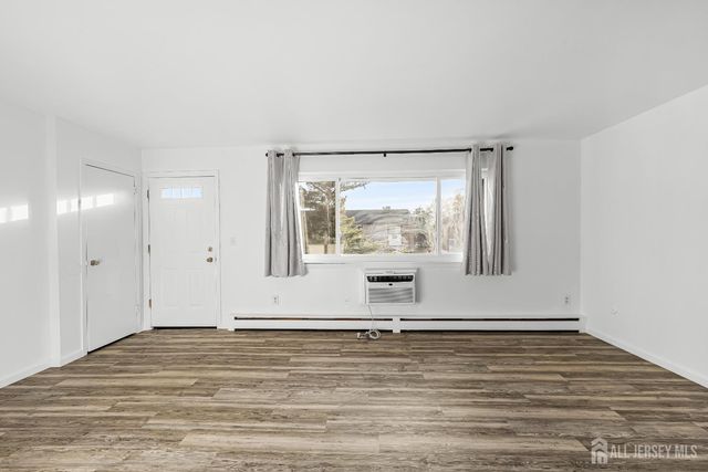 128 Cricket Lane, Woodbridge Proper, NJ 07095