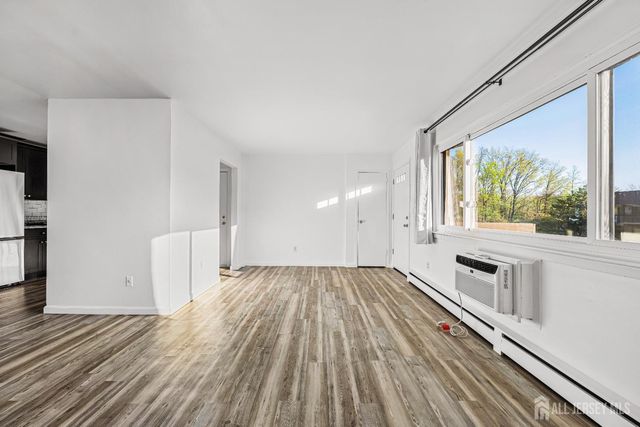 128 Cricket Lane, Woodbridge Proper, NJ 07095