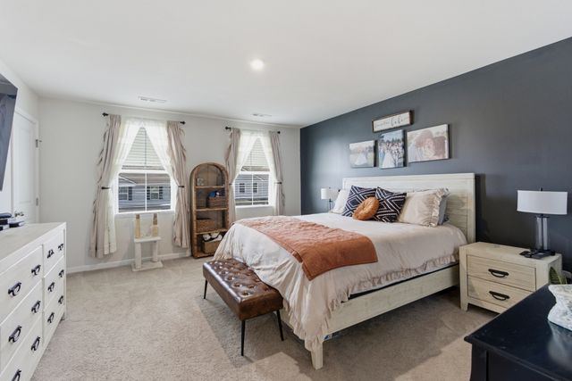 2360 Brokeshire Dr, White House, TN 37188