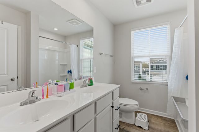2360 Brokeshire Dr, White House, TN 37188