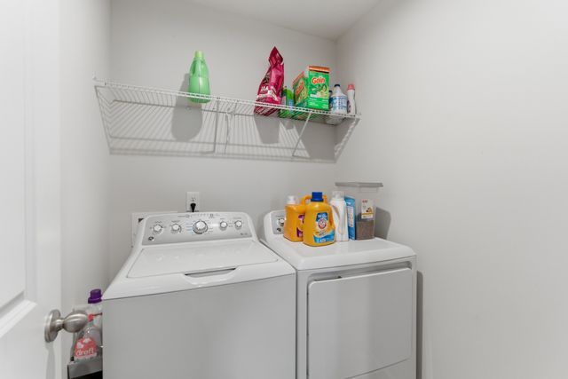 2360 Brokeshire Dr, White House, TN 37188
