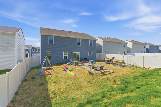 2360 Brokeshire Dr, White House, TN 37188