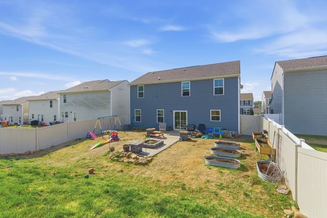 2360 Brokeshire Dr, White House, TN 37188