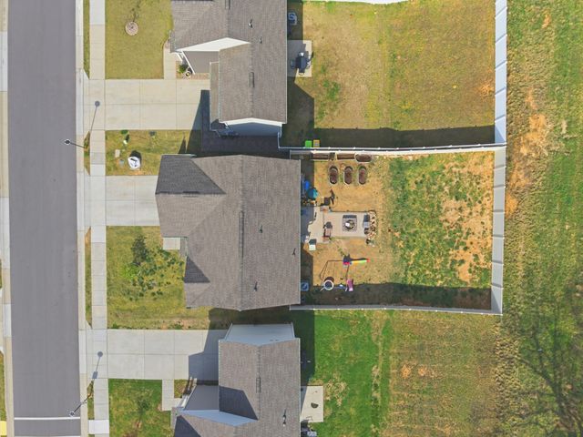 2360 Brokeshire Dr, White House, TN 37188