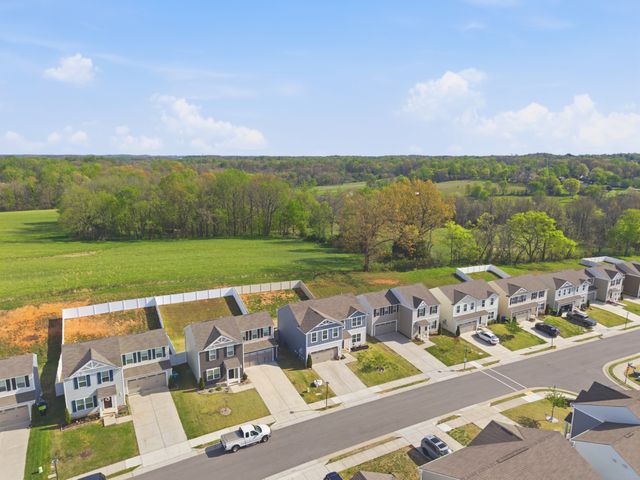 2360 Brokeshire Dr, White House, TN 37188