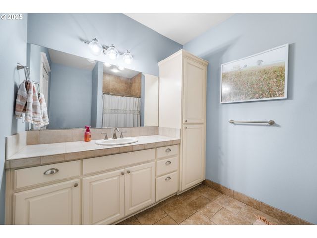 1402 Nw 151ST St, Vancouver, WA 98685