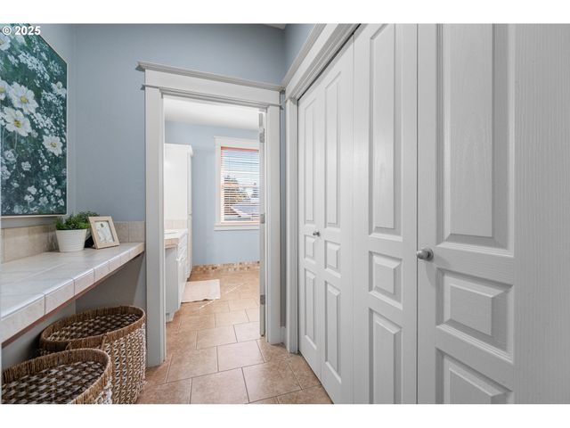 1402 Nw 151ST St, Vancouver, WA 98685