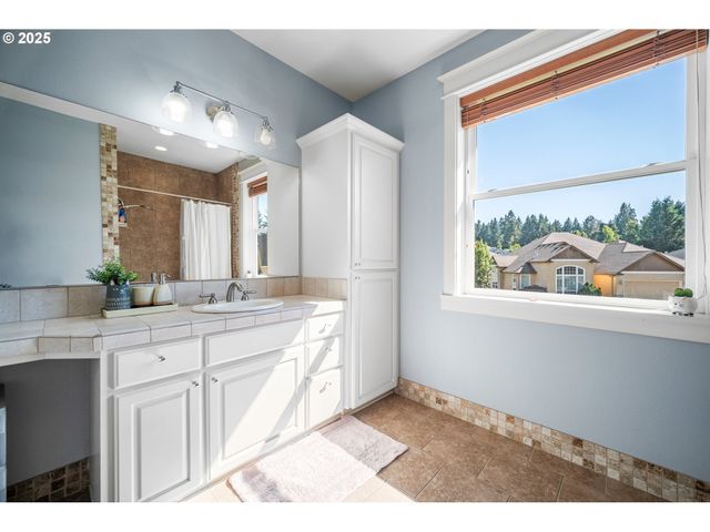 1402 Nw 151ST St, Vancouver, WA 98685