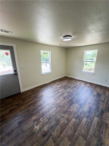 300 N Parrott Drive, Huntsville, AR 72740