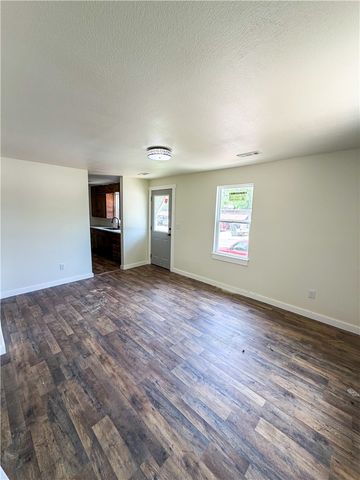 300 N Parrott Drive, Huntsville, AR 72740