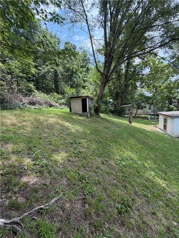 300 N Parrott Drive, Huntsville, AR 72740