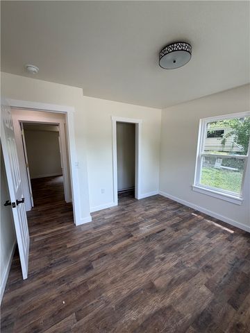 300 N Parrott Drive, Huntsville, AR 72740
