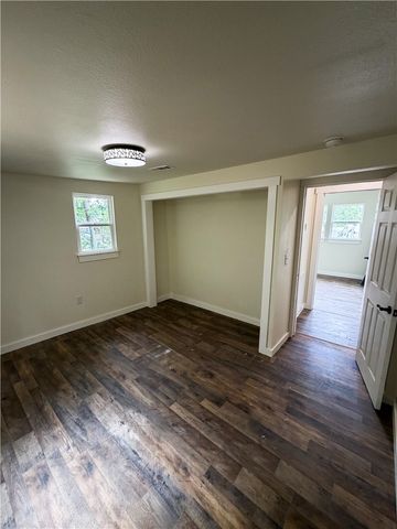 300 N Parrott Drive, Huntsville, AR 72740