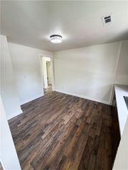300 N Parrott Drive, Huntsville, AR 72740