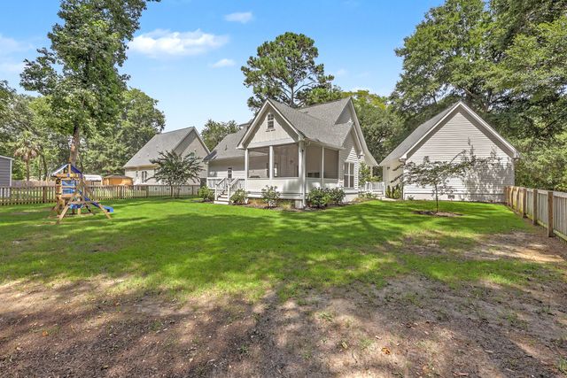 866 Blackbear Drive, Edisto Island, SC 29438