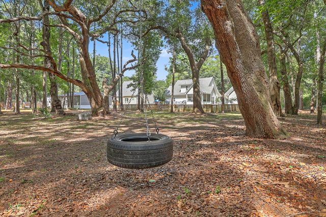 866 Blackbear Drive, Edisto Island, SC 29438