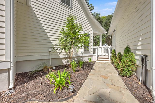 866 Blackbear Drive, Edisto Island, SC 29438