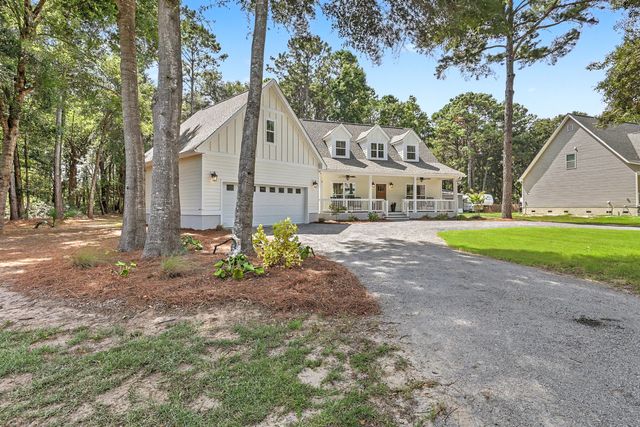 866 Blackbear Drive, Edisto Island, SC 29438