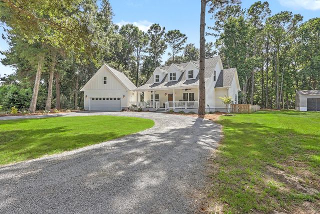 866 Blackbear Drive, Edisto Island, SC 29438